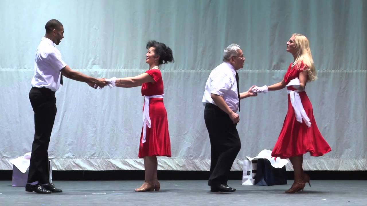 Shea & Chen Wu Perform the Foxtrot