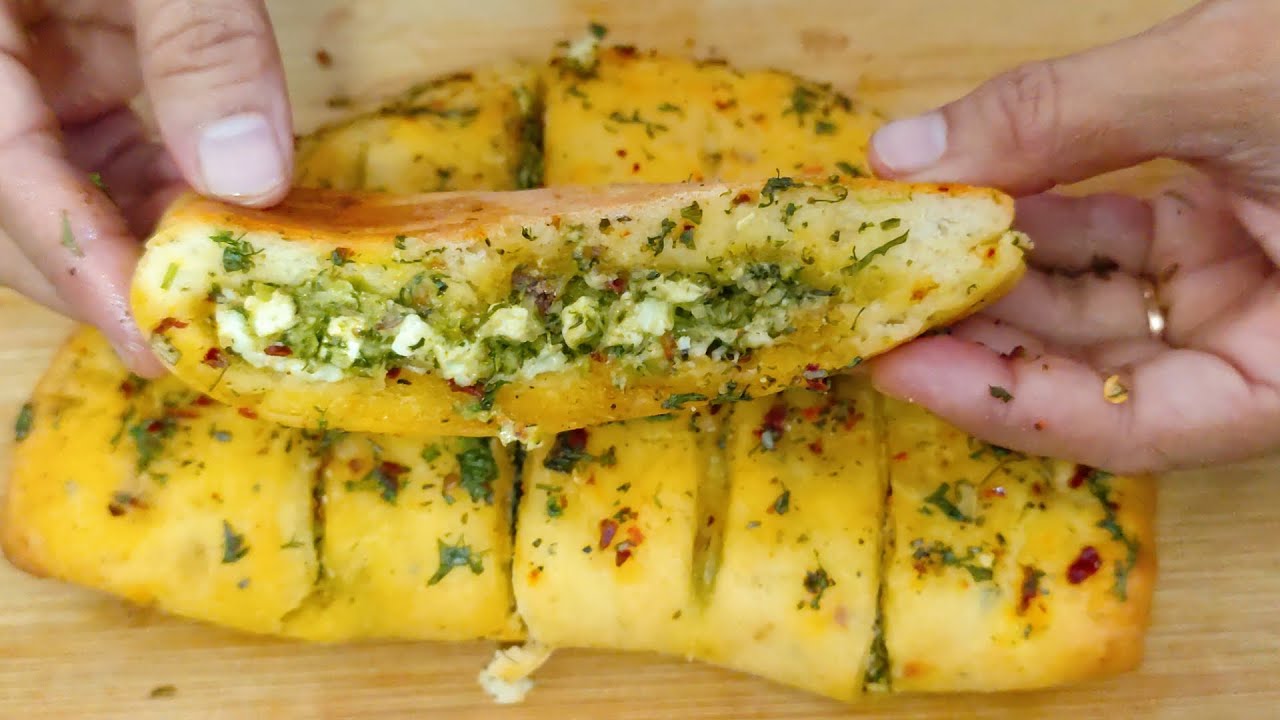 No Yeast , No Oven Mouth Watering Thecha Paneer Bread Recipe - ठेचा पनीर ब्रेड रेसिपी