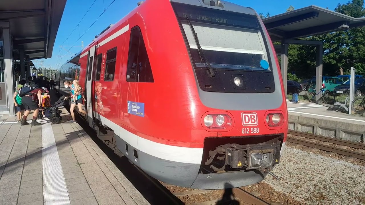 Ein und Ausfahrt BR 612 in Hergatz  als RE 7 Nach Lindau Reutin