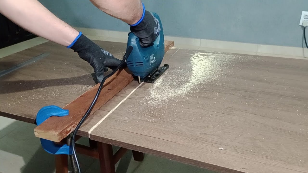 Guia Improvisada para Corte em Madeira Usando Serra Tico Tico