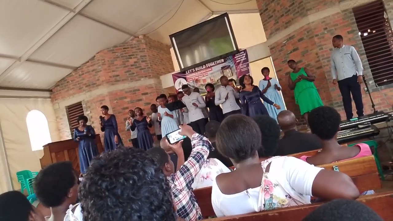 Abaturajuru choir mundirimbo umutini