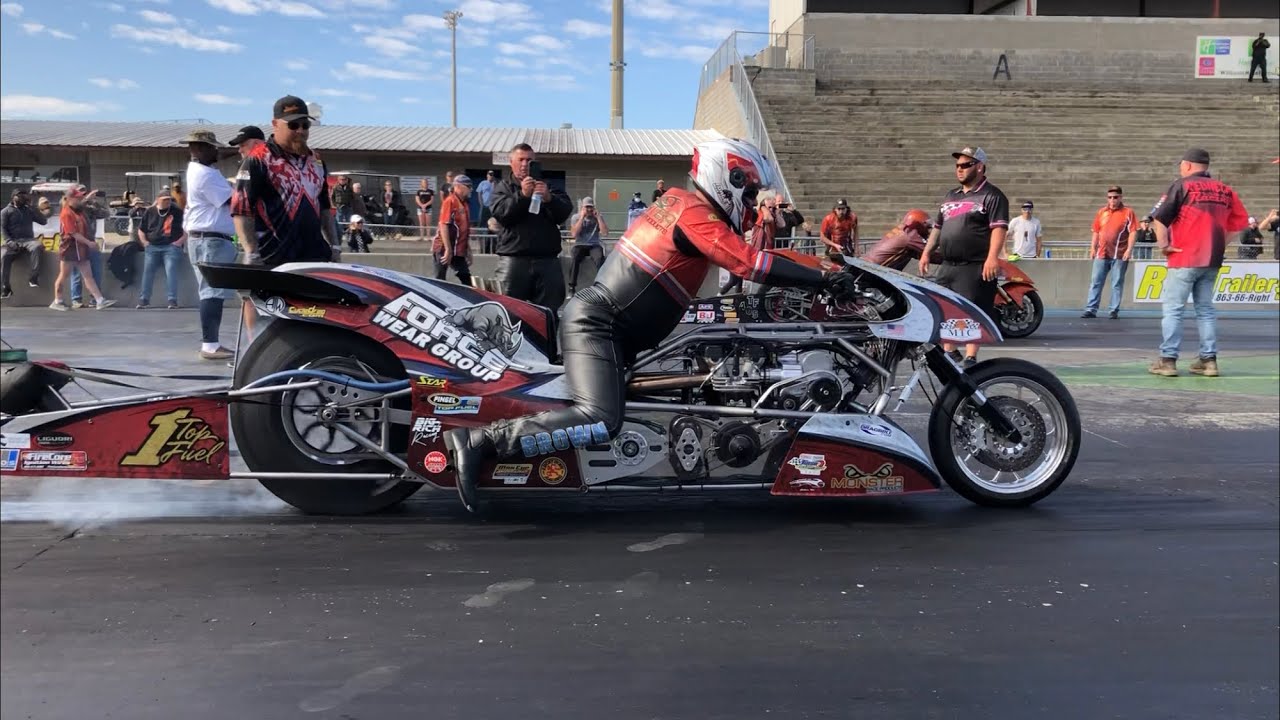 Top fuel  motorcycles at the Mancup finals