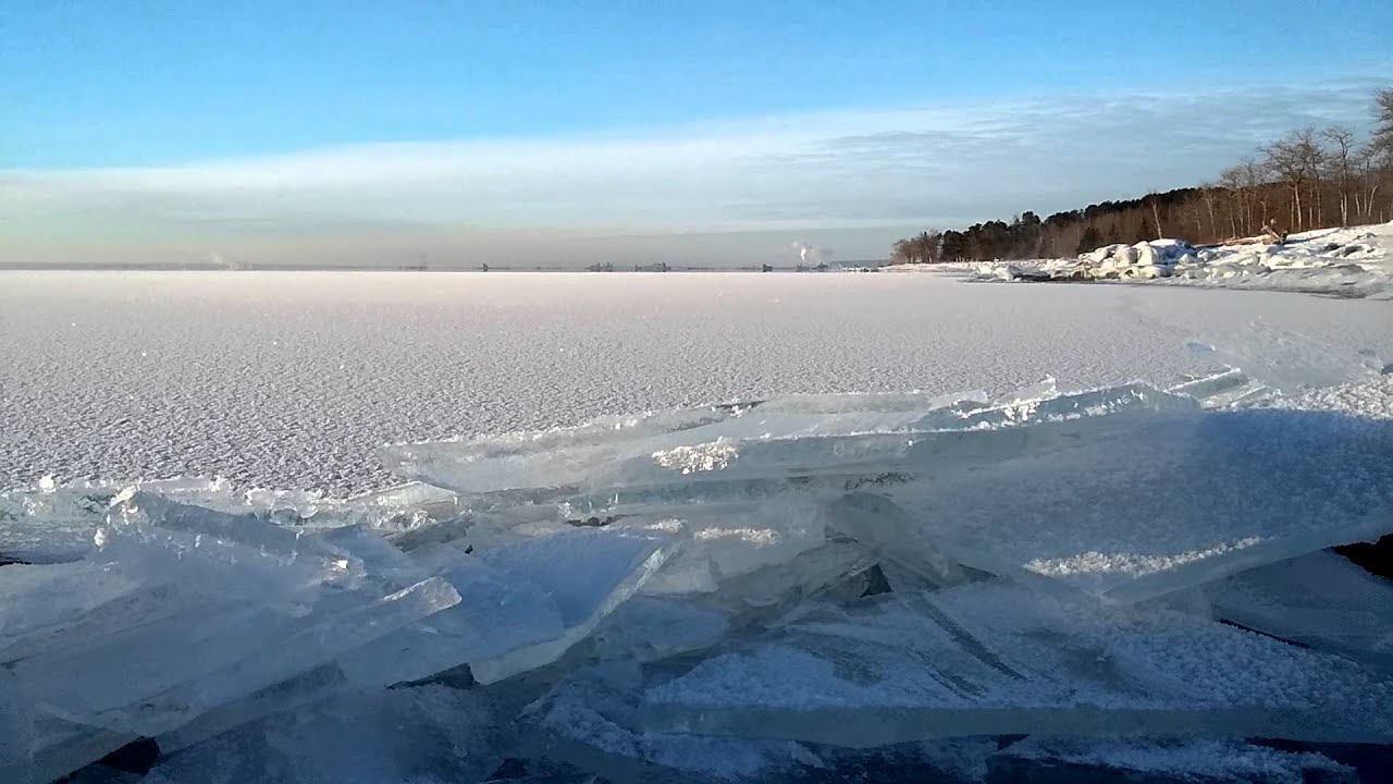 More lake ice moving on Lake Superior