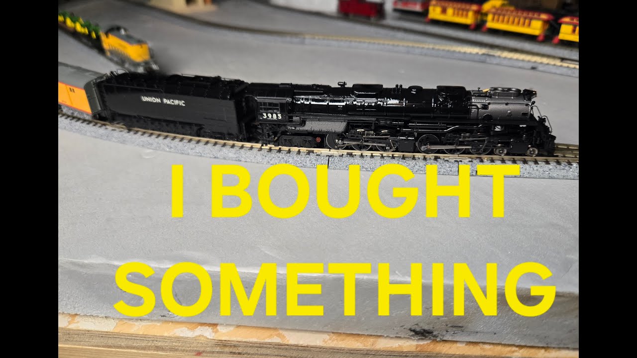 I BOUGHT SOMETHING FROM TRAINWORLD (Athearn Union Pacific challenger 3985 N scale)