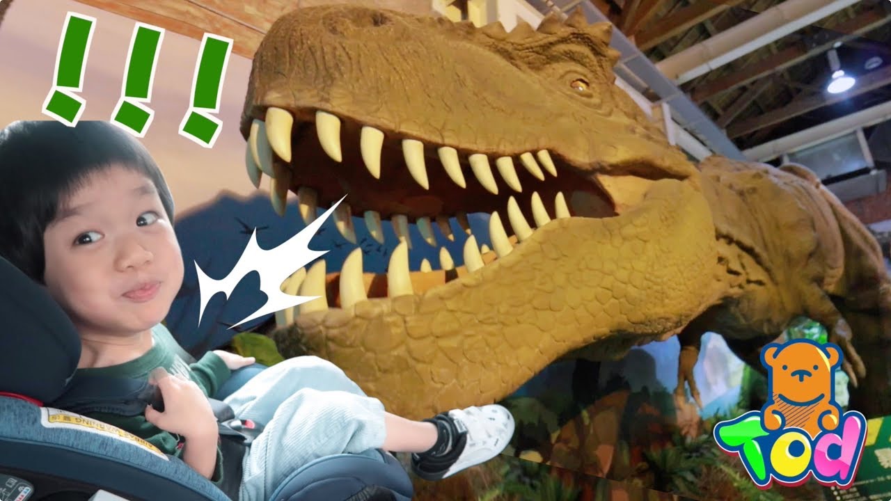 去騎侏羅紀大恐龍！小陶德會怕怕嗎？  Jurassic Dinosaur Toys for Kids  | 沛莉 玩具開箱
