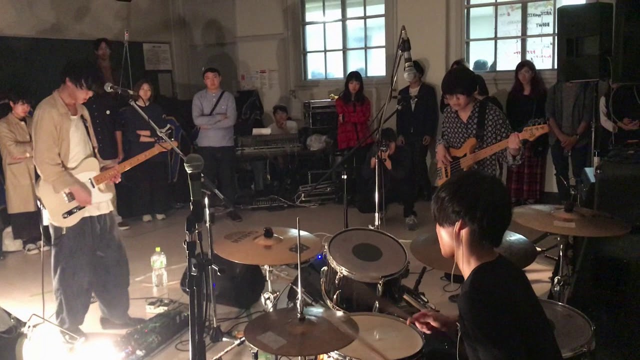 urema (copy) - ピアノのある部屋 彼の魔法の国 重力と意識 鏡