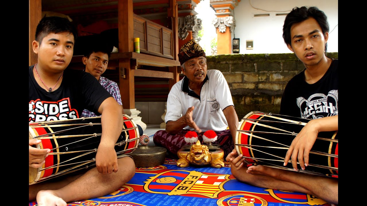 Bali: #2 Drum Master/Teacher I WAYAN TAMA in Singapadu 'explanation and performances by the master''