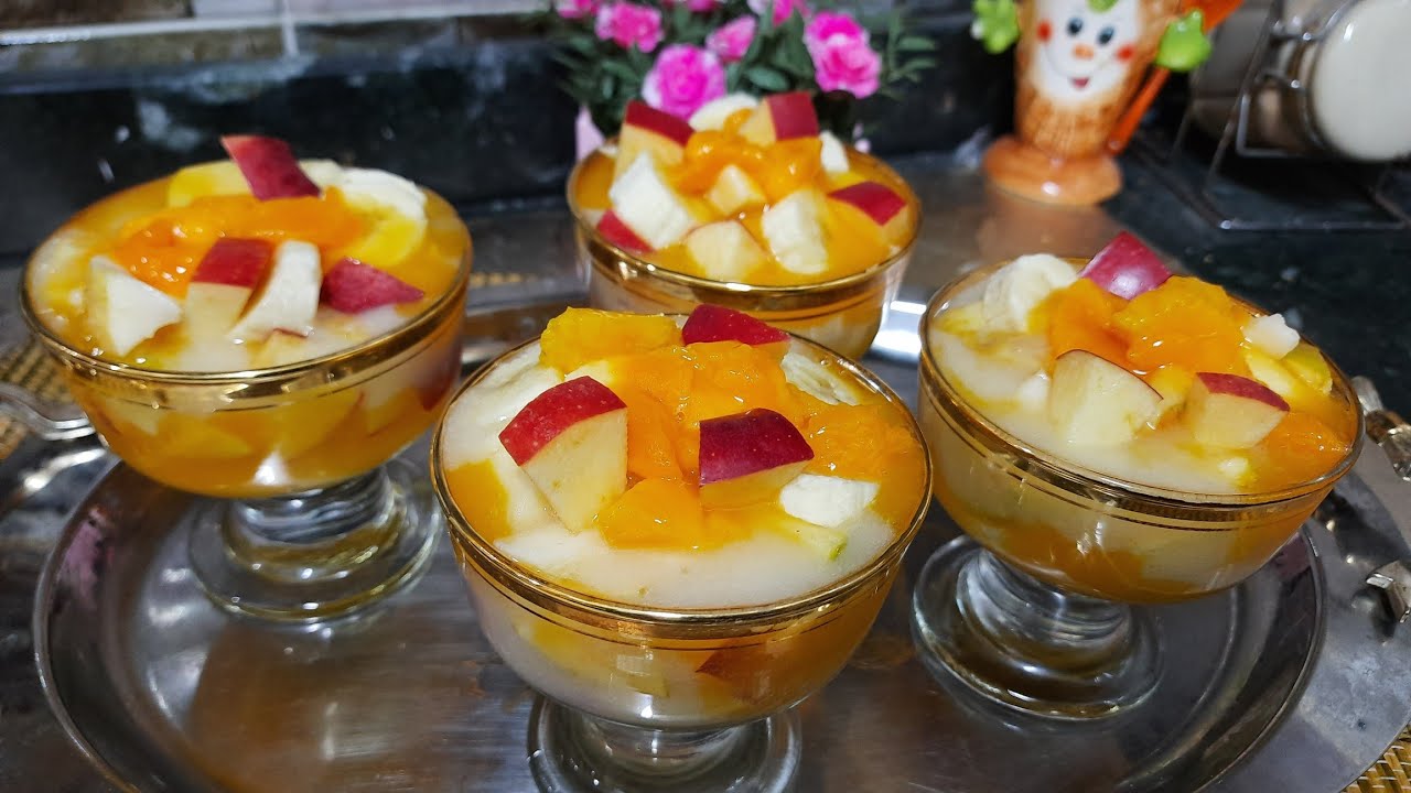 طريقه عمل كوكتيل الفواكه بسهوله جدا والطعم روعهMake a delicious fruit cocktail