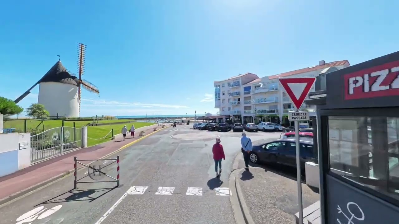 Jard-sur-mer harbor, pier and beach (original sound)