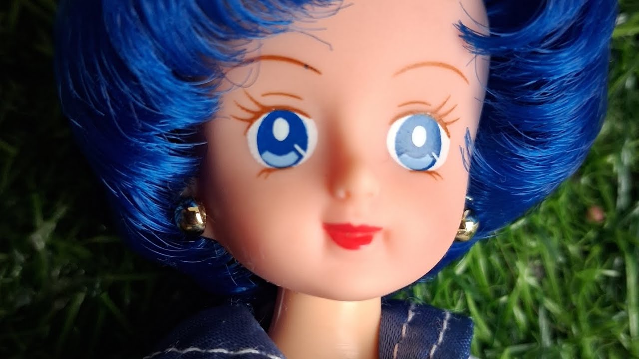 Fixing up some Sailor Mercury and Sailor Mars dolls 1995 Bandai