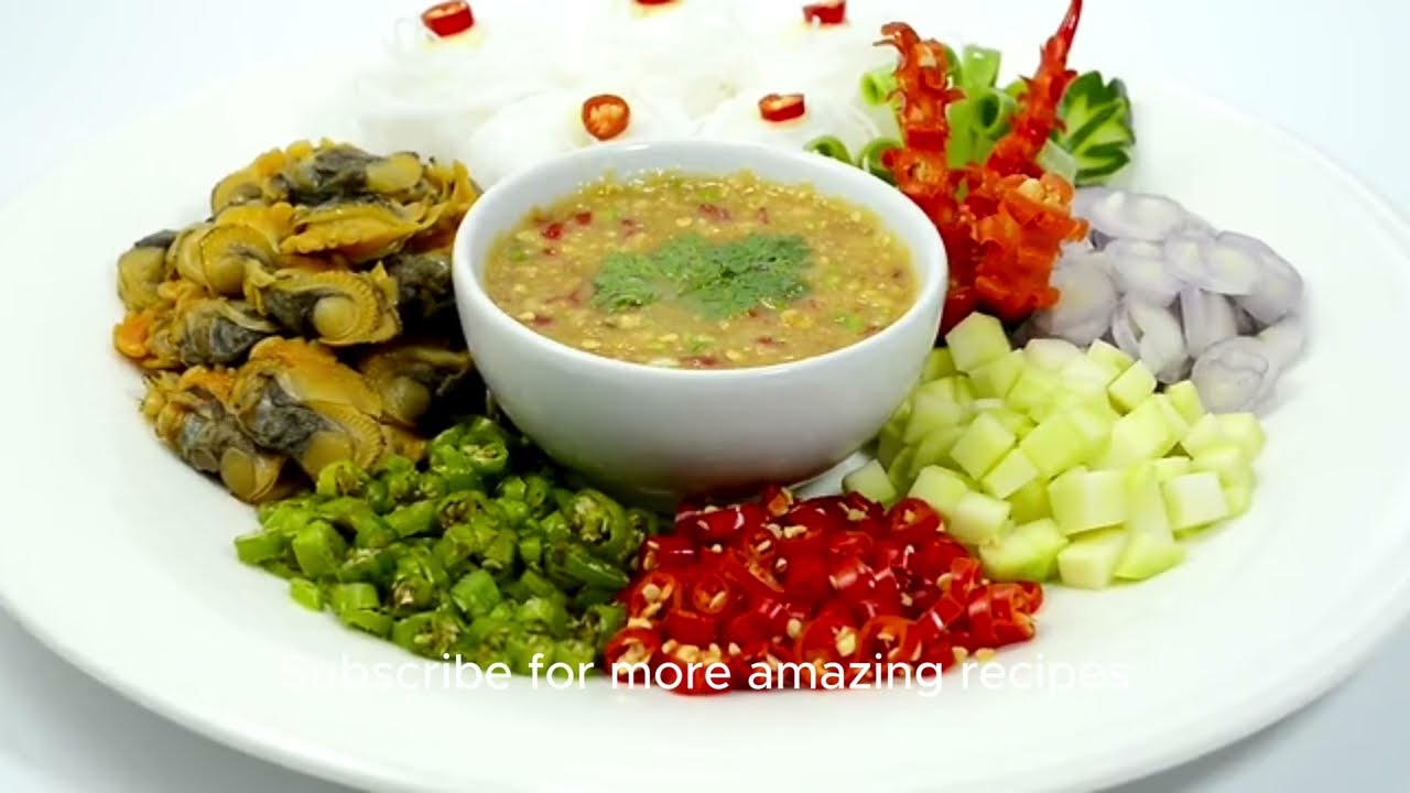 Vietnamese Sizzling Pancake Banh Xeo – Crispy and Eye Catching