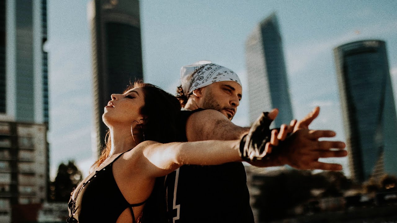 POPO GABARRE X SOLEÁ MORENTE - TUS LABIOS (Videoclip Oficial)