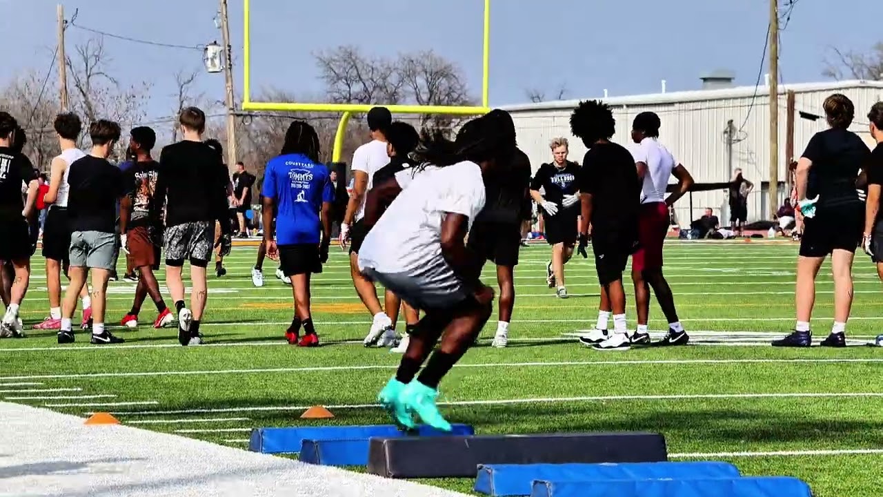 #4 La'Markus Mann Craig LB Byron P Steele 10th grade‼️ 5'9 164lbs 3.0GPA