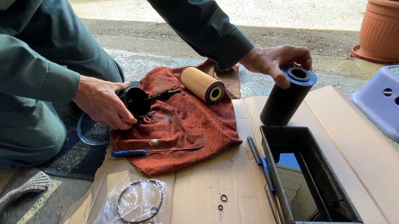 Mercedes Vario Engine Oil and Filter Change (OM602)
