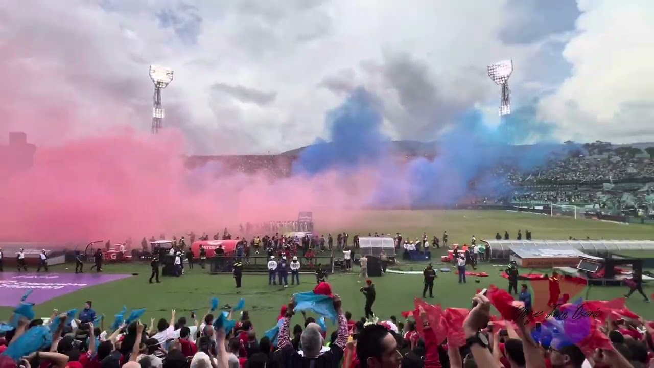 Medellín 1 Nacional 1.  Un empate con sabor a triunfo. Con nueve jugadores, el Poderoso empató.