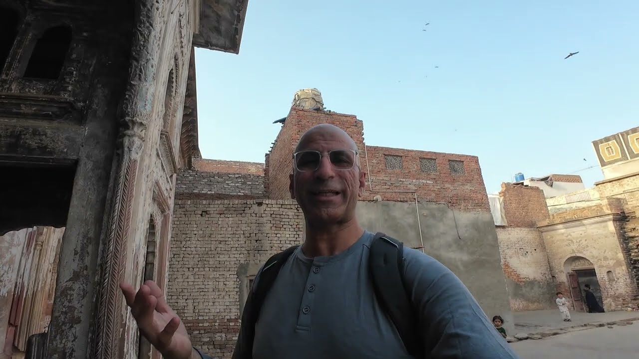 Внутри 300-летнего индуистского храма в Пакистане | Бахавалпур