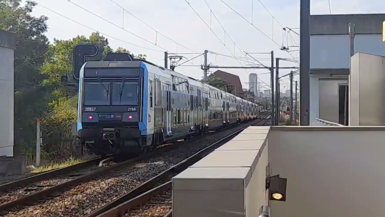 RER C à Gennevilliers - Z 8800, Z 20500 et Z 20900.