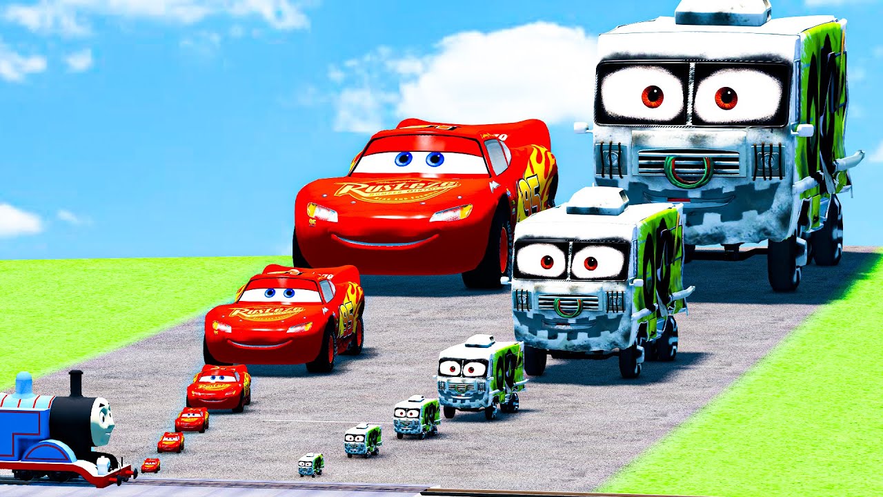 Команда Big & Small Crazy8 Arvy против Big & Small McQueen против Thomas the Tank Engine Train Be...