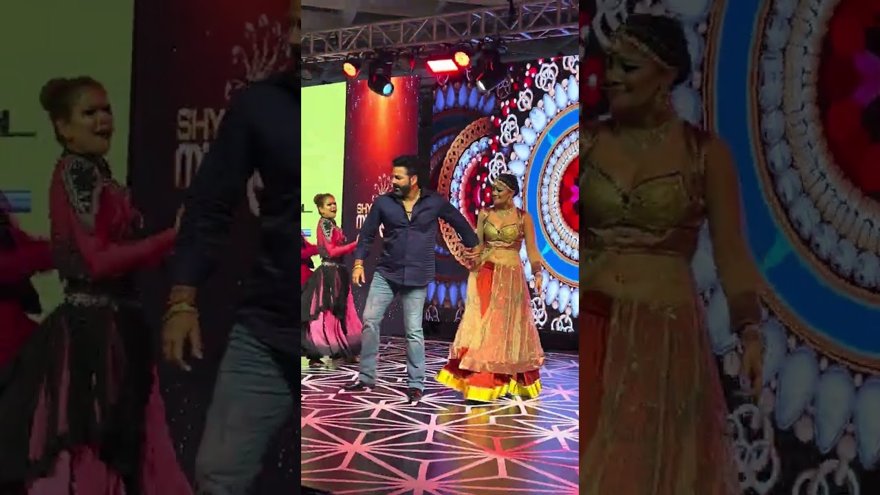 #PawanSingh | #lollipop Dance | Live | Stage show | पवन सिंह और नमृतमल्ल का लाइव स्टेज शो Bhojpuri