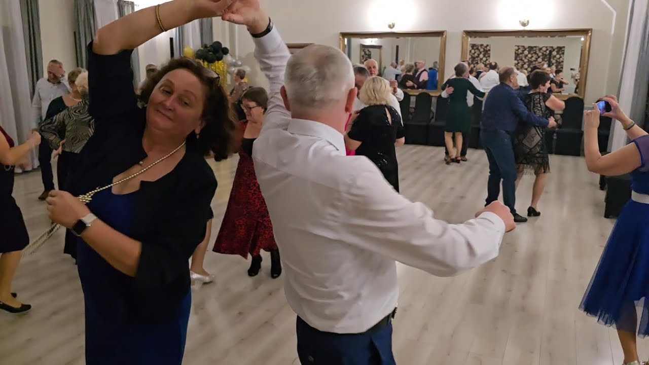 Taniec, który łączy serca. Wzruszające wykonanie starego przeboju