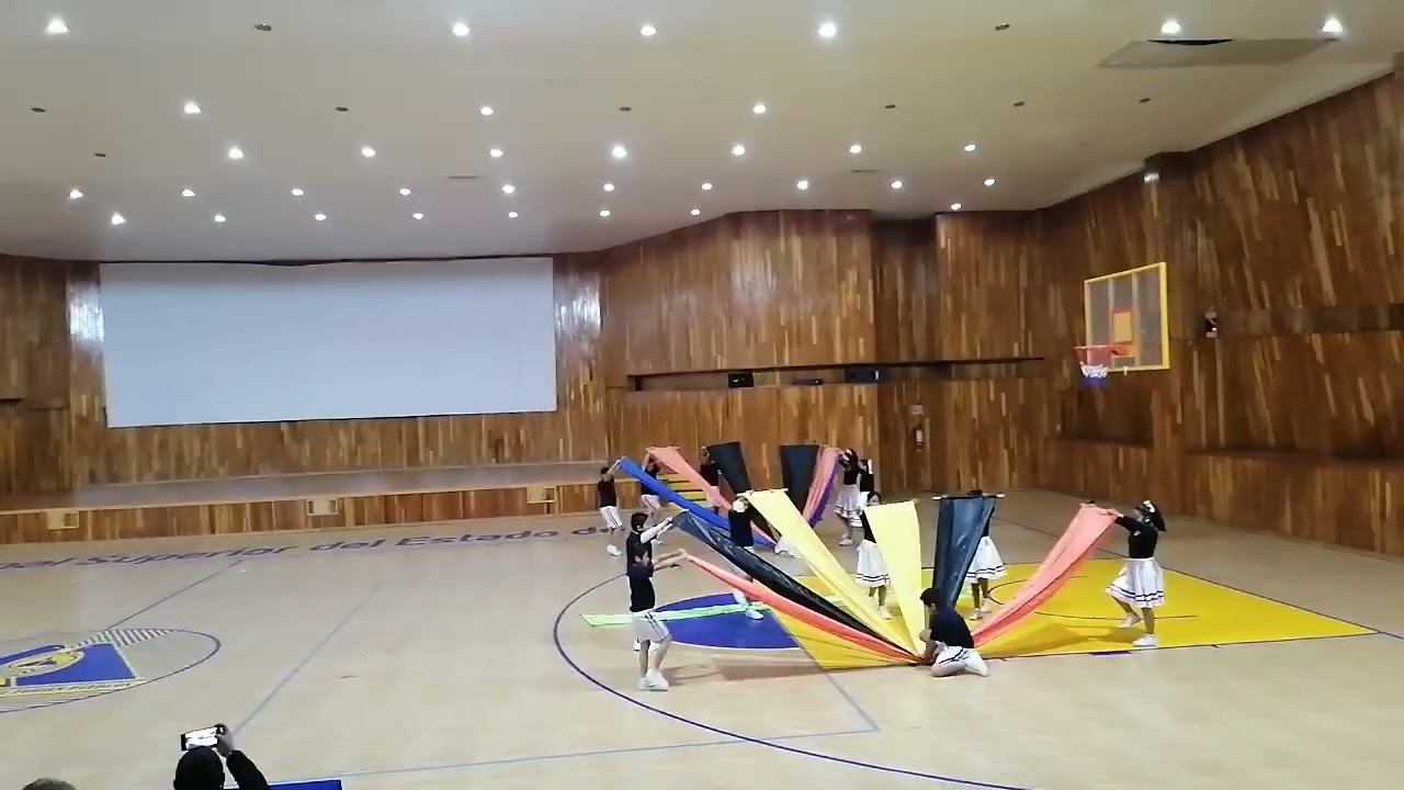 Tabla ritmica, Musica la copa de la vida. Material: telas
