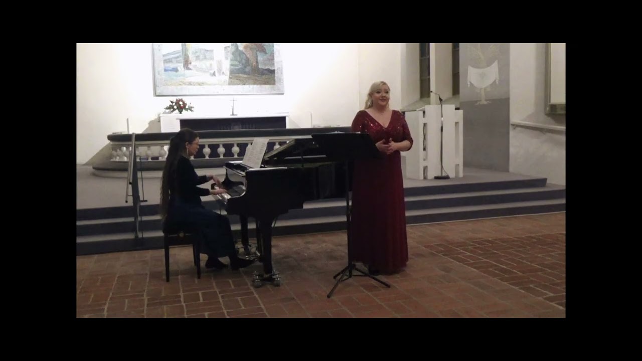 O. Kotilainen: Varpunen jouluaamuna - sopraano Sanna Matinniemi & pianisti Mirva Helske