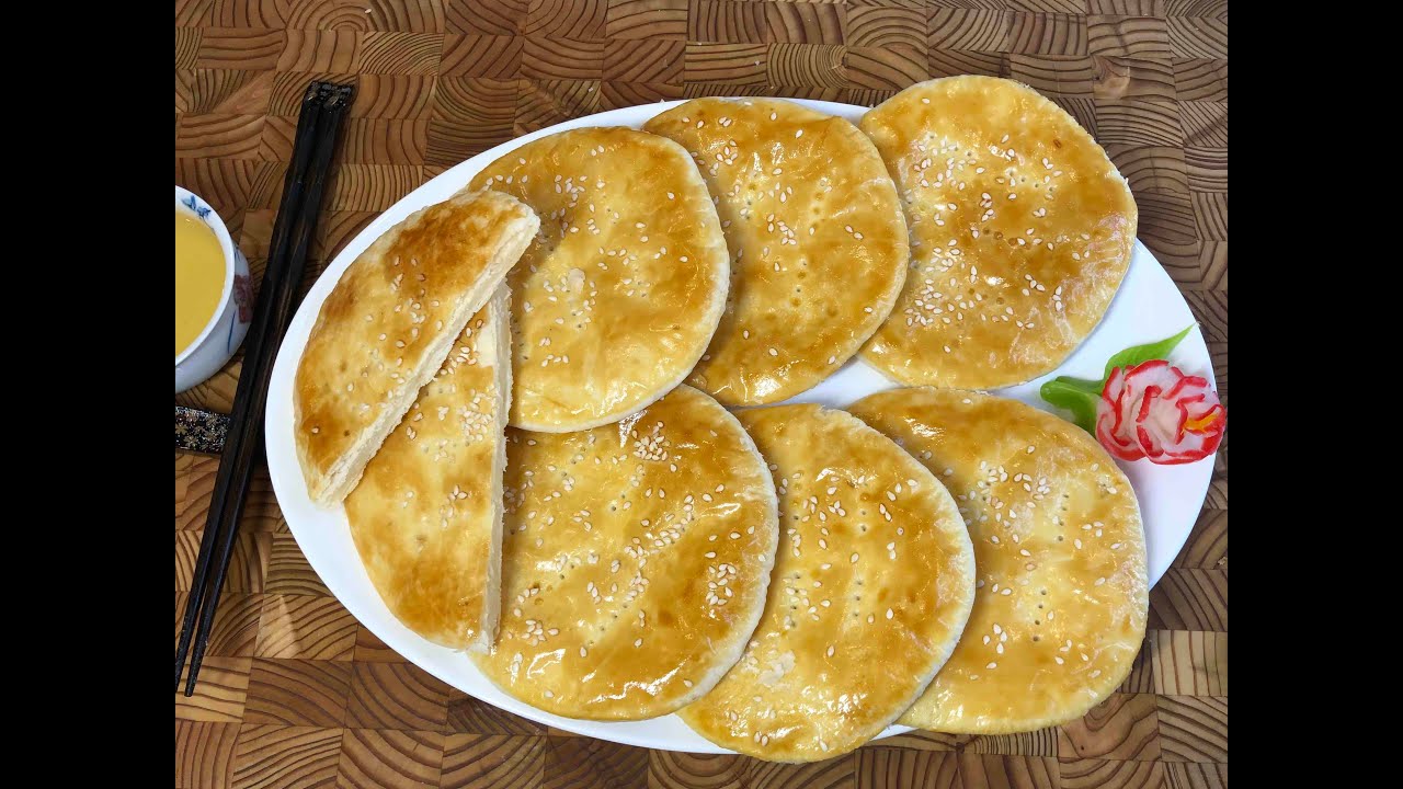 [傳統老婆餅]-歷史悠久，傳統制作，一直深受大眾喜愛，酥松，軟滑餡香甜略帶少許韌性，配上糖冬瓜主料，甜潤爽口，風味獨特，軟糯酥松，層次分明，起發好，難怪人們一如既往對它鐘愛有加。