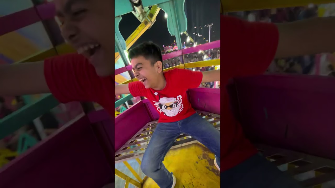 It&rsquo;s scary😱first time trying giant wheel #mela #navratri #ramayan #fun #scary #shorts #funny #viral