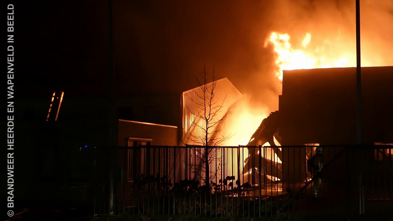 2018 12 19 Zeer grote brand GRIP1 Radeweg Vaassen