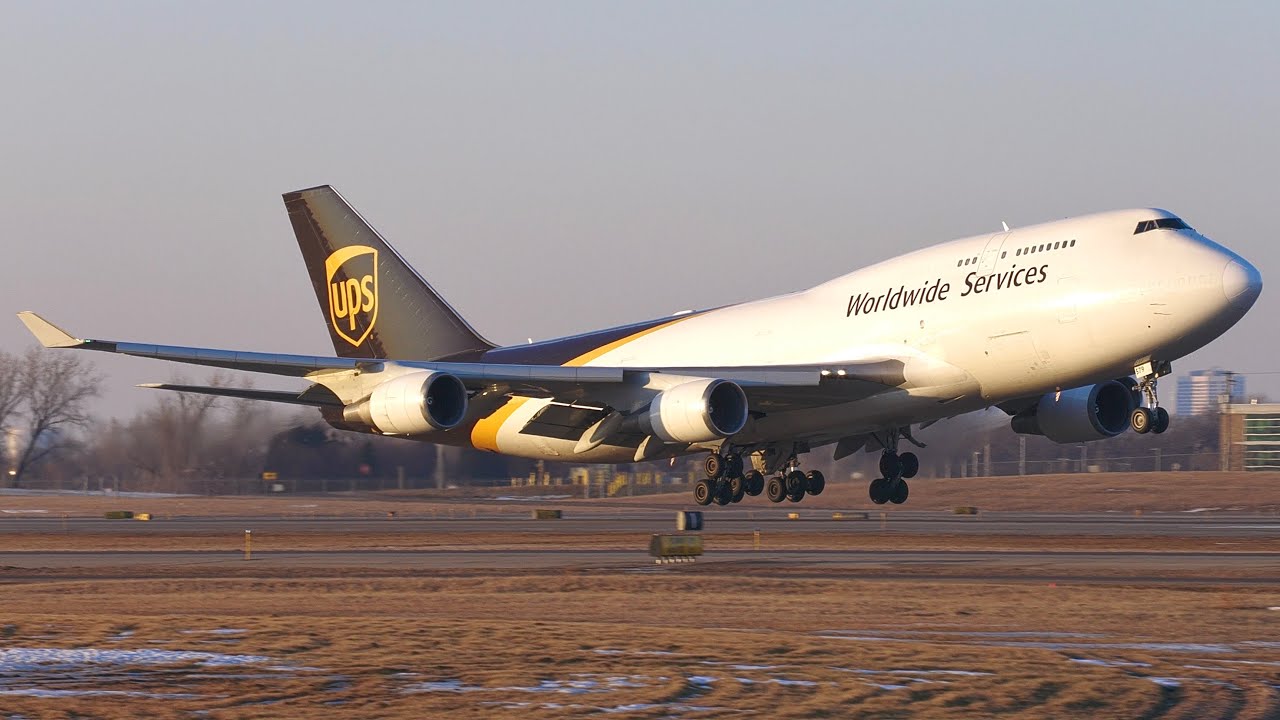 UPS 747-400 Golden Hour Landing | MSP