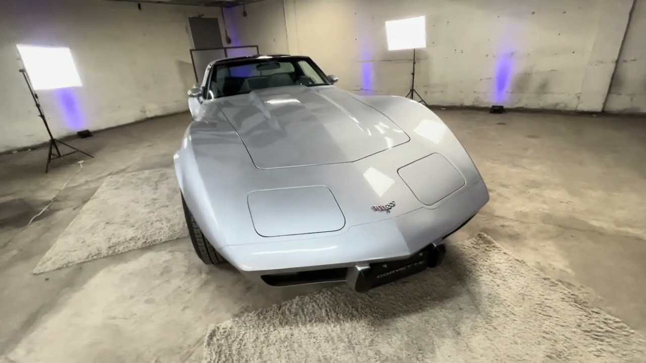 Продается Corvette 1979 года выпуска.