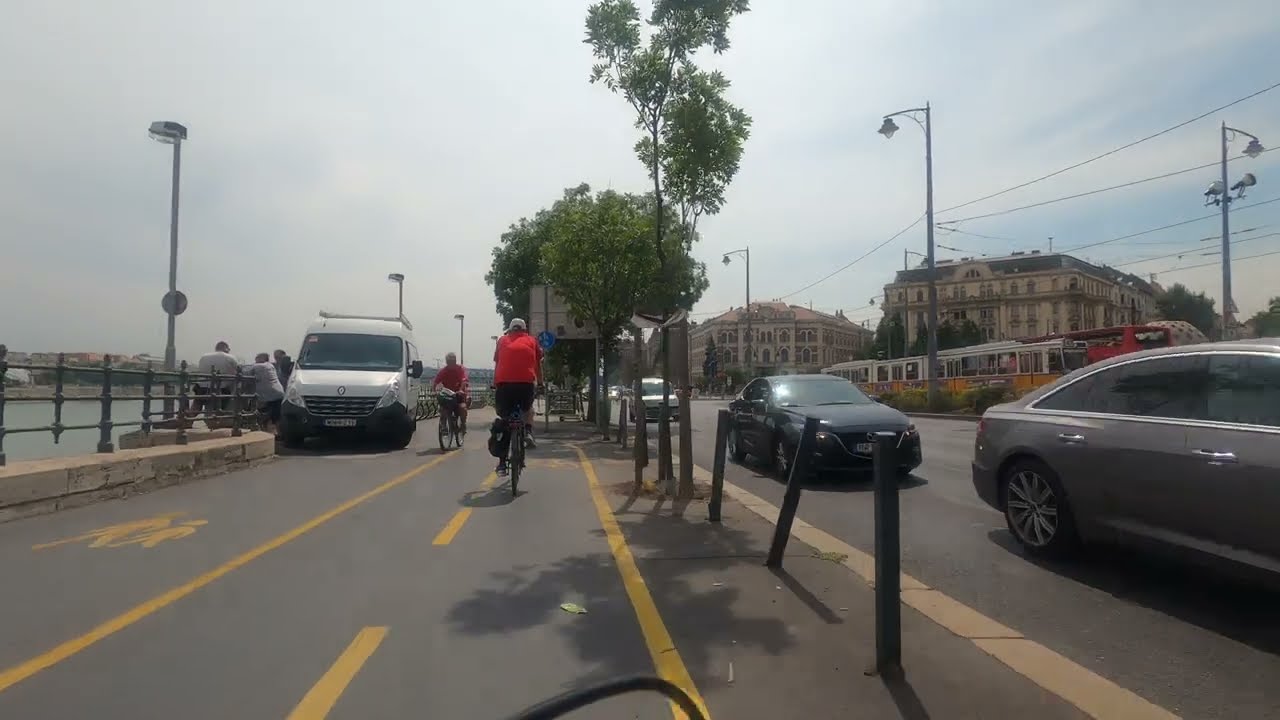 4K WALK, SIGHTSEEING BY BIKE - PART ONE - BUDAPEST, HUNGARY 🇭🇺