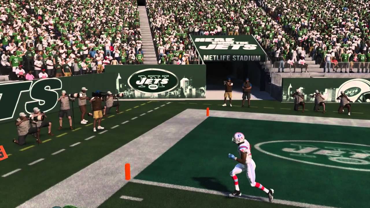 Madden 15 Early Gameplay - Geno Smith has inaccurate tendencies