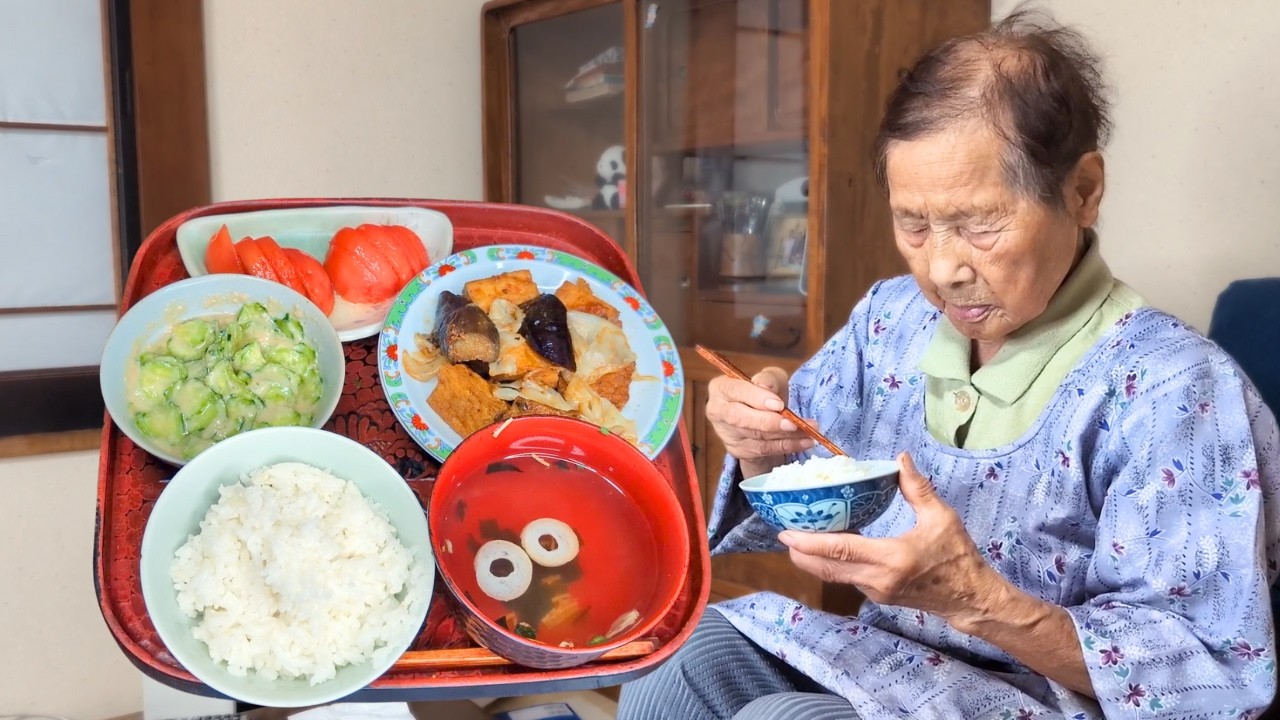 🇯🇵Grandma’s Charming Evening: From Peeling Tomatoes to Delicious Meals