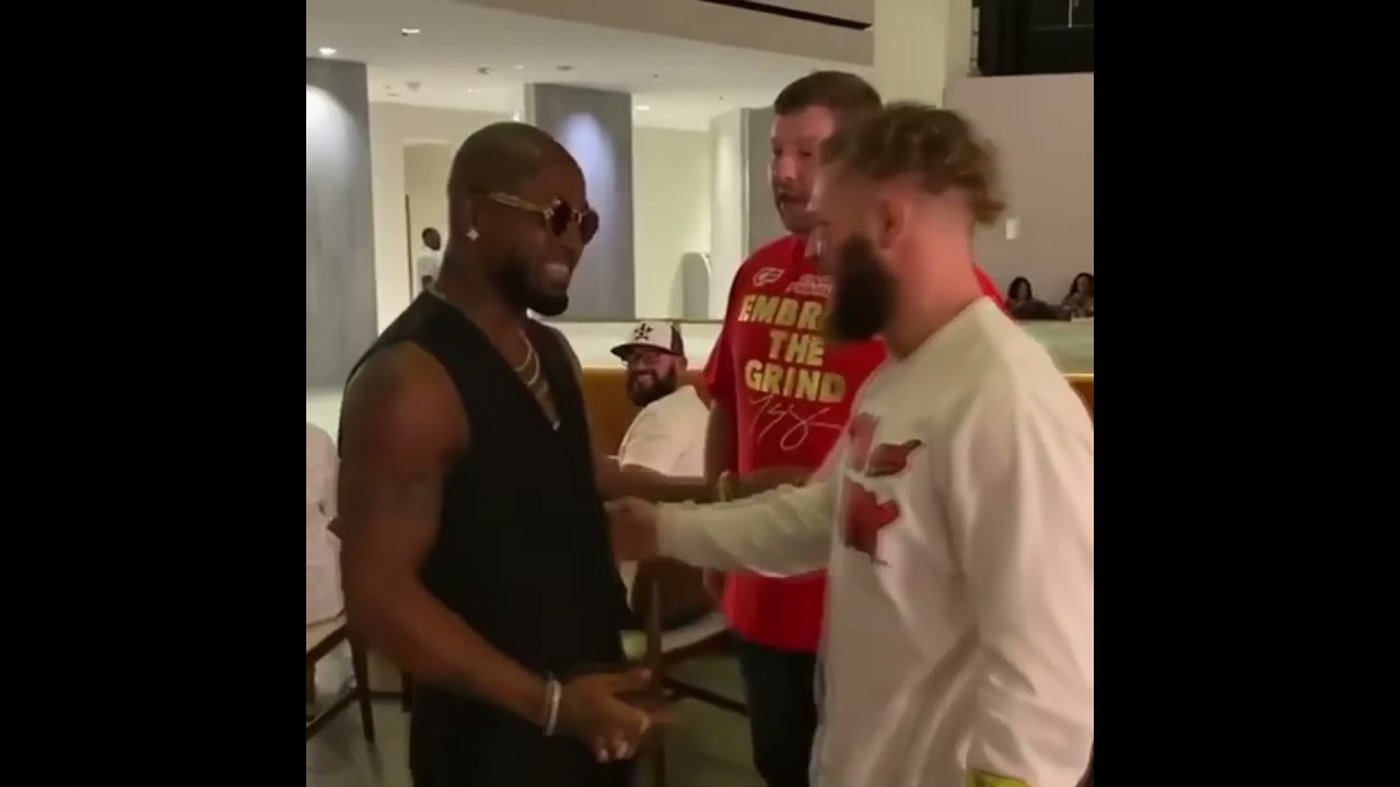 Rafael Fiziev Bobby Green showing massive respect backstage at UFC 265🤝getting 100k bonus