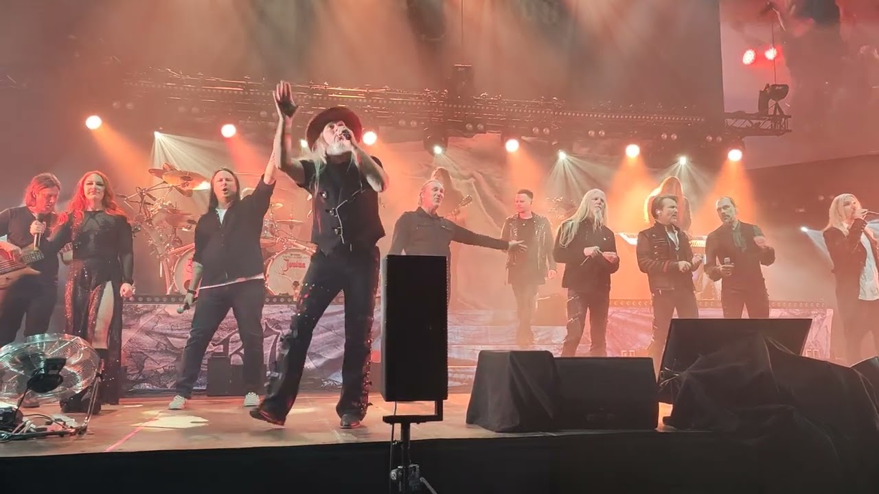 Raskasta Joulua - Tulkoon joulu (live)