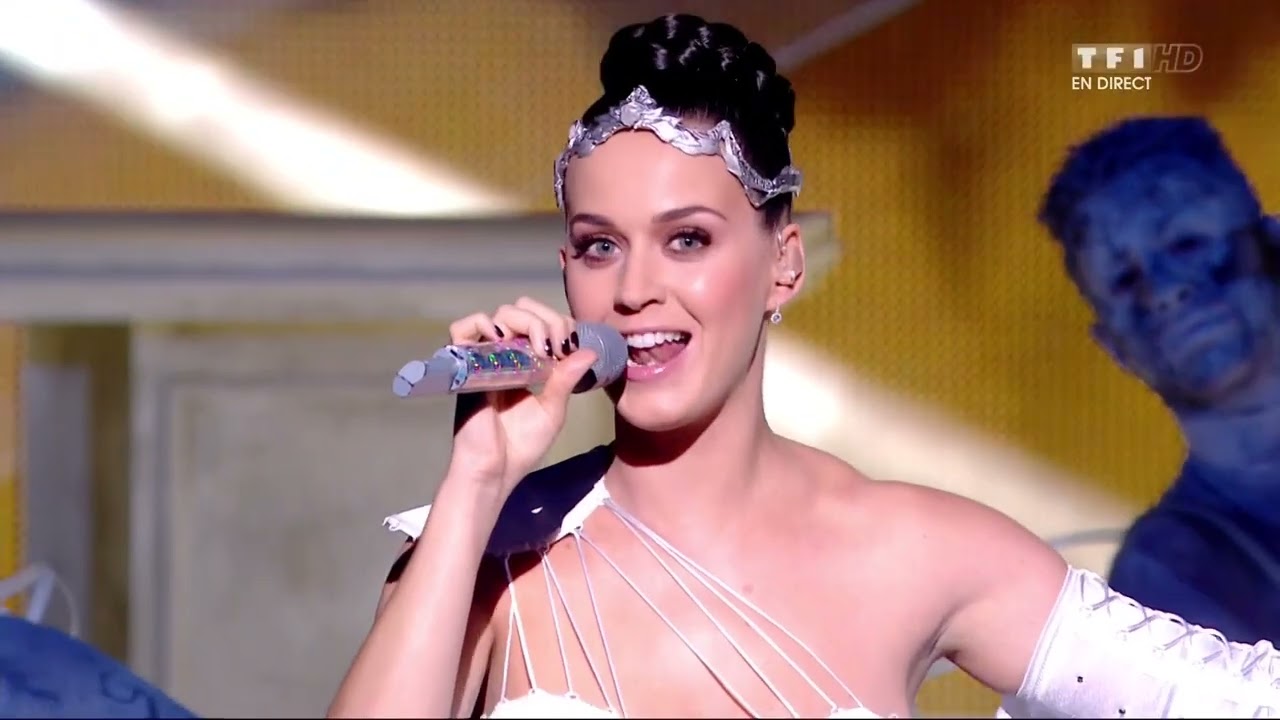 Katy Perry - Unconditionally (Live at the NRJ Awards)