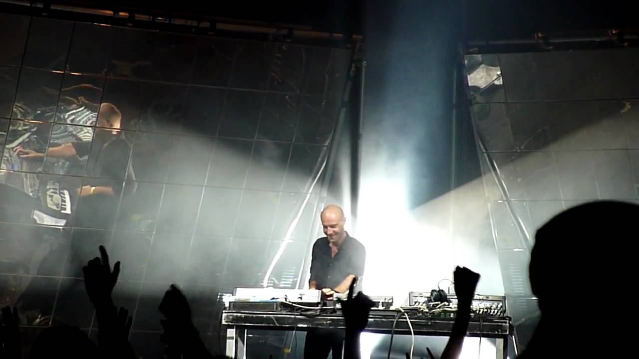Vitalic - Newman (live @ Pukkelpop 2009)