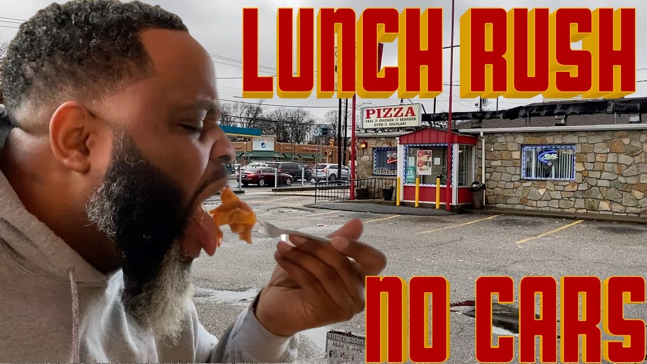 Eating At The WORST Reviewed Lasagna Restaurant In My State | EMPTY AT LUNCH RUSH!!