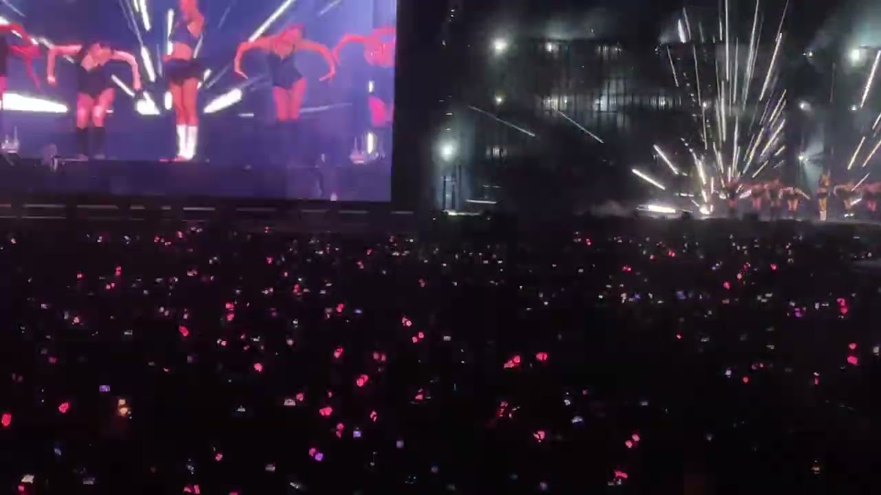 You And Me - Jennie BlackPink Born Pink World Tour 11/20/22 Banc of CA Stadium