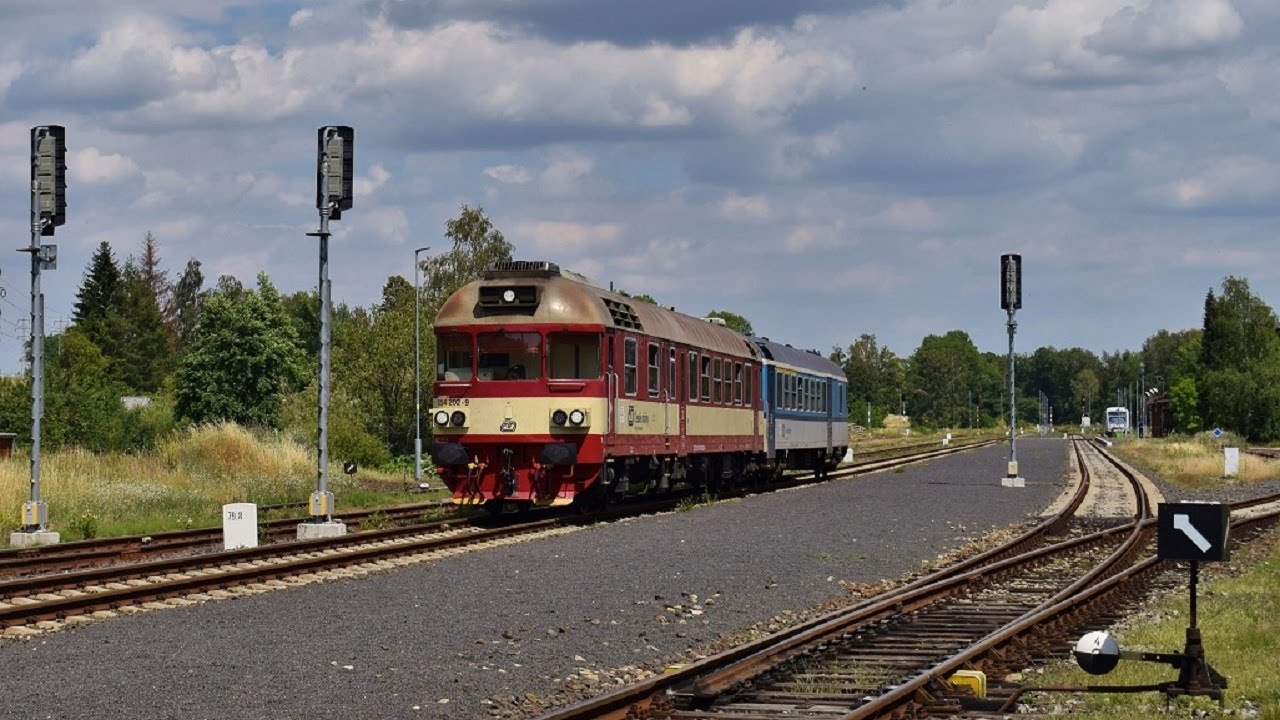 Rybniště s 754 061+ Rychlík, ČD 814, 854; trilex Desiro, RegioShuttle (linka L7); Arriva 845, ...