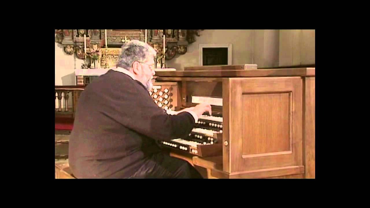 Carlo Curley plays Johann Sebastian Bach, Toccata and Fugue in D Minor.avi