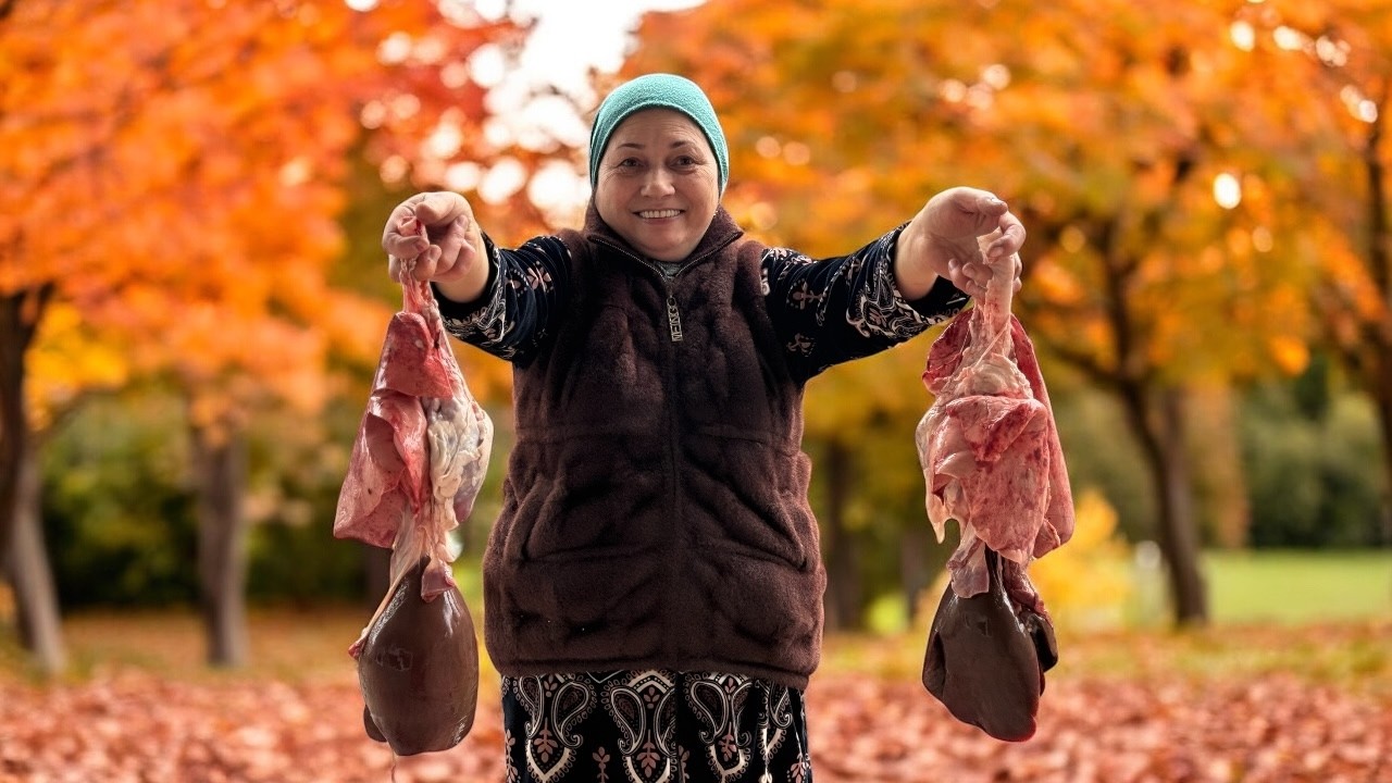 Mountain Freshness: Displaying Whole Lamb Liver and Lungs