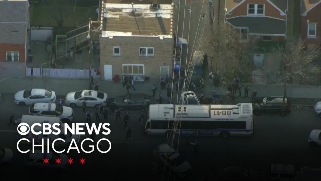 Chicago police shoot suspect in Humboldt Park shootout