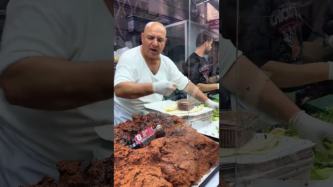 Turkish &Ccedil;iğ K&ouml;fte: Famous Street Food Delight at Ali Usta's Shop in Istanbul