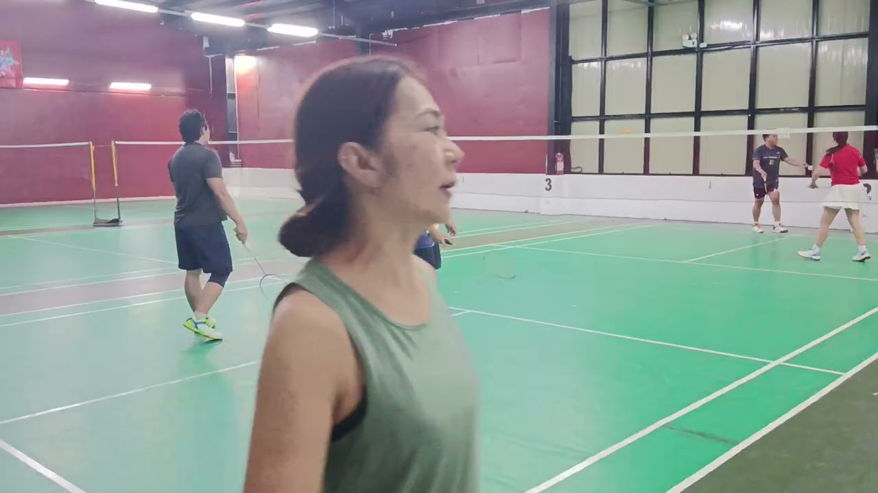 Saturday Fun Night Badminton Doubles Queueing in Sandugo Eastside Badminton Court 