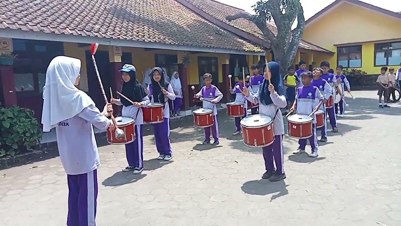 Latihan drumband SDN Cangkuang 01 rancaekek