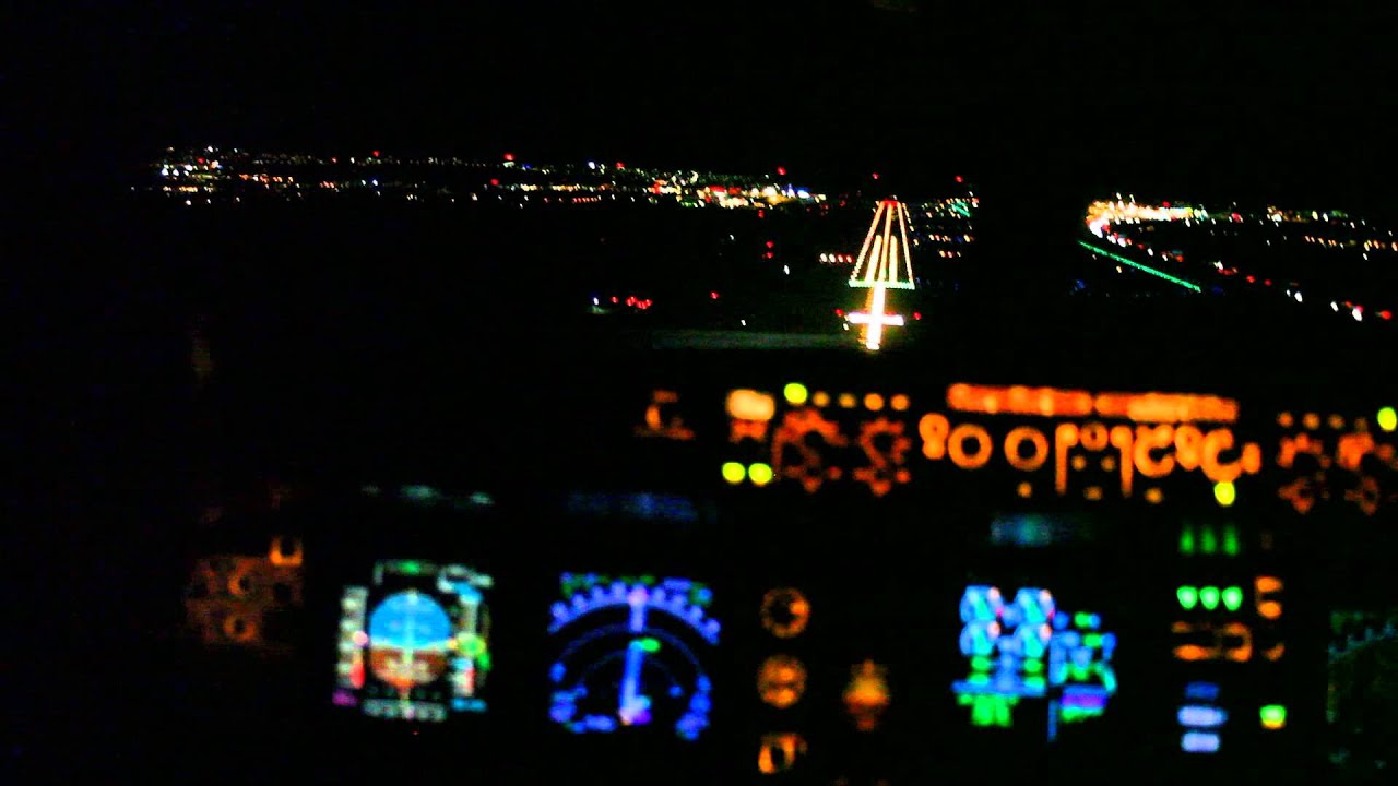 Airbus A319 · Night landing in Stuttgart (STR) · Cockpit View