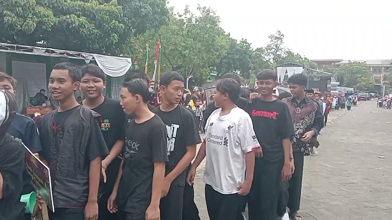 Kirab Santri Haul Akbar XXXIV Pondok Pesantren Sunan Drajat Paciran Lamongan 