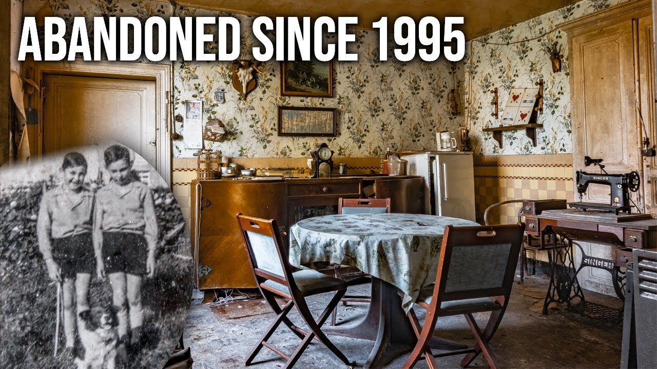Forgotten abandoned TIMECAPSULE house of a Belgian costume designer - Incredible decay inside